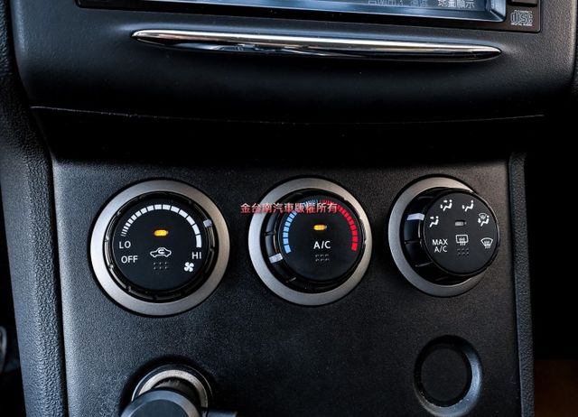 原裝進口 全車原板件 車況超好 影音系統 倒車顯影 HID頭燈 NAVI TCS ABS 全車六安 代步通勤好選擇!  第15張相片
