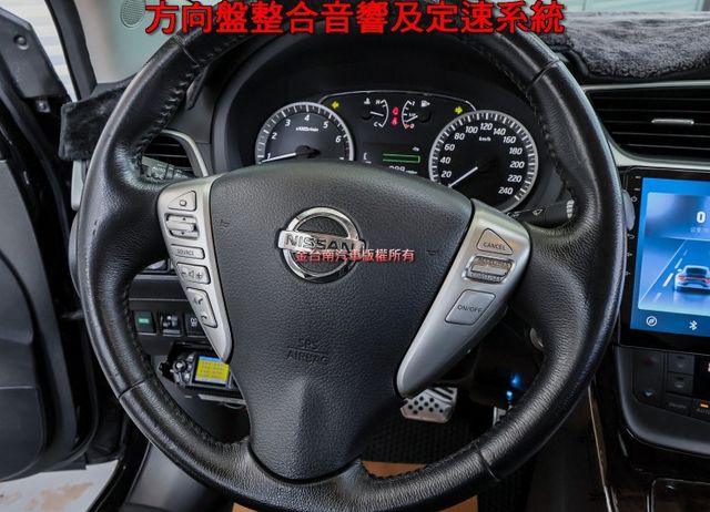 旗艦版 電動椅 iKEY 無線CARPLAY 倒車顯影 大包 恆溫 少跑里程保證 全車原板件 可全貸 不用殺價就很便宜!  第13張相片