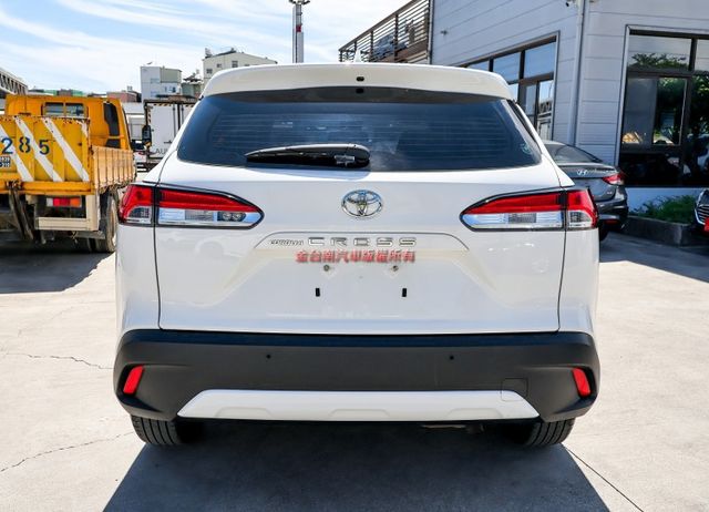 豪華版 一手車 ACC AEB 車道維持及偏離 iKEY TCS 恆溫 ABS 里程保證 不用殺價就很便宜!  第3張相片