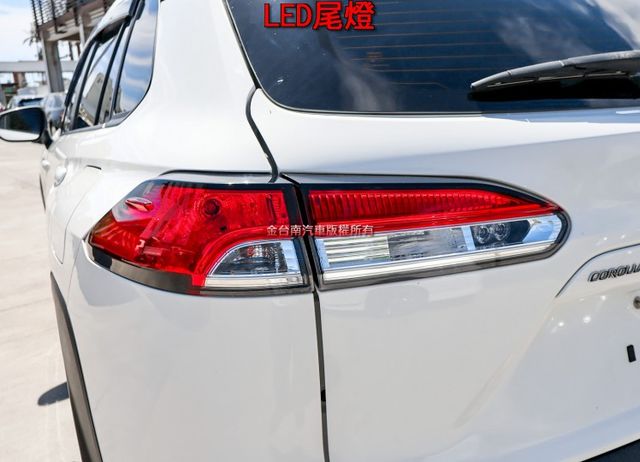 豪華版 一手車 ACC AEB 車道維持及偏離 iKEY TCS 恆溫 ABS 里程保證 不用殺價就很便宜!  第7張相片