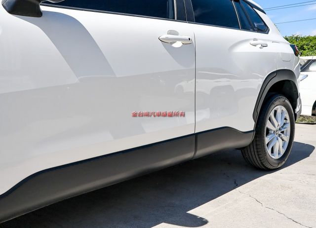豪華版 一手車 ACC AEB 車道維持及偏離 iKEY TCS 恆溫 ABS 里程保證 不用殺價就很便宜!  第8張相片