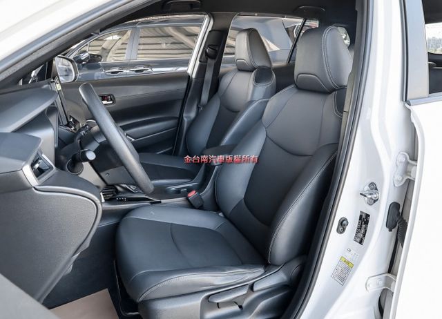 豪華版 一手車 ACC AEB 車道維持及偏離 iKEY TCS 恆溫 ABS 里程保證 不用殺價就很便宜!  第9張相片