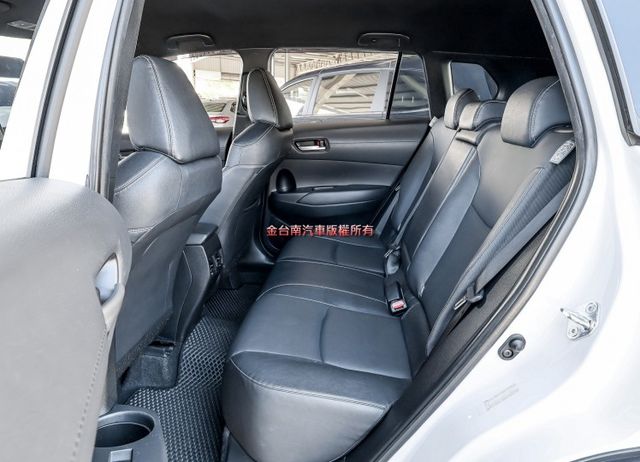 豪華版 一手車 ACC AEB 車道維持及偏離 iKEY TCS 恆溫 ABS 里程保證 不用殺價就很便宜!  第10張相片