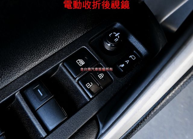 豪華版 一手車 ACC AEB 車道維持及偏離 iKEY TCS 恆溫 ABS 里程保證 不用殺價就很便宜!  第11張相片