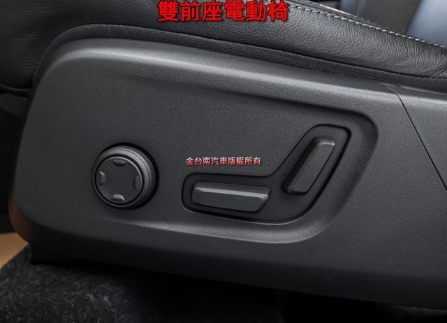22年式 21/12領牌 只跑2.5萬 原廠保養 全車原板件 雙電動椅 LV2 環景 感應尾門 車載系統 可全貸!  第10張相片