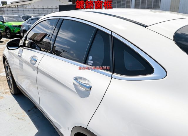 總代理 絕美跑旅 23P 雙記憶椅 電動尾門 環景 車載系統 全車原板件 車況超好 里程保證 可全貸 不用殺價就很便宜!  第6張相片