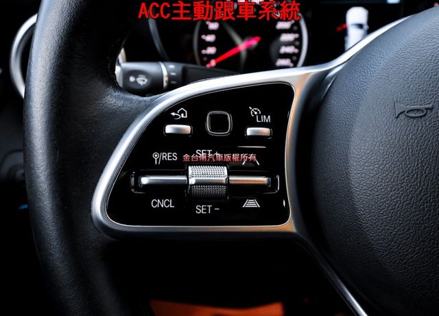 總代理 絕美跑旅 23P 雙記憶椅 電動尾門 環景 車載系統 全車原板件 車況超好 里程保證 可全貸 不用殺價就很便宜!  第13張相片