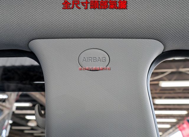汽油時尚版 只跑7.3萬 定速 TCS ABS 雙區恆溫 電動椅 iKEY 六安 全車原鈑件 里程保證 可全貸!  第17張相片