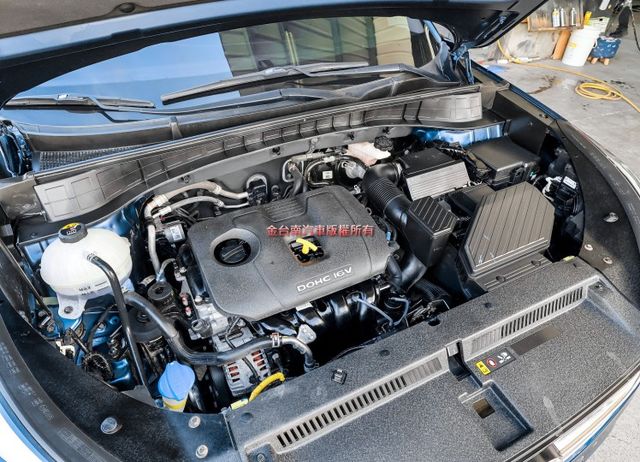 汽油時尚版 只跑7.3萬 定速 TCS ABS 雙區恆溫 電動椅 iKEY 六安 全車原鈑件 里程保證 可全貸!  第18張相片