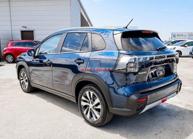 24年式 24/9月領 4WD 只跑26km 全景天窗 ACC AEB 車道偏離 環景 車載系統 原鈑件 現省29萬  第2張相片
