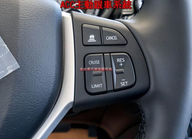 24年式 24/9月領 4WD 只跑26km 全景天窗 ACC AEB 車道偏離 環景 車載系統 原鈑件 現省29萬  第14張相片