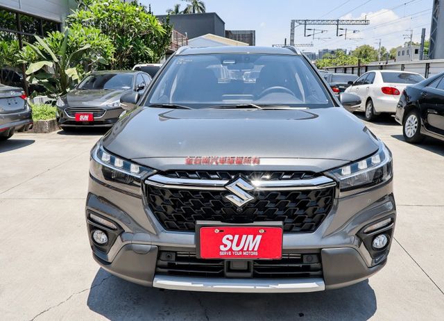 24年式 24/9月領 4WD 只跑466km 全景天窗 ACC AEB 車道偏離 環景 車載系統 原鈑件 現省29萬  第4張相片