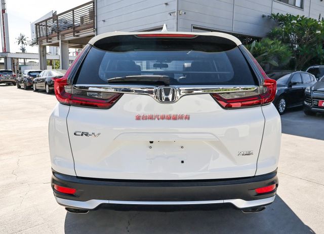 最高S版 只跑3.4萬 全景天窗 雙電動椅 ACC AEB 車道偏離 快撥 衛星導航 電動尾門 全車原鈑件 可全貸!  第3張相片