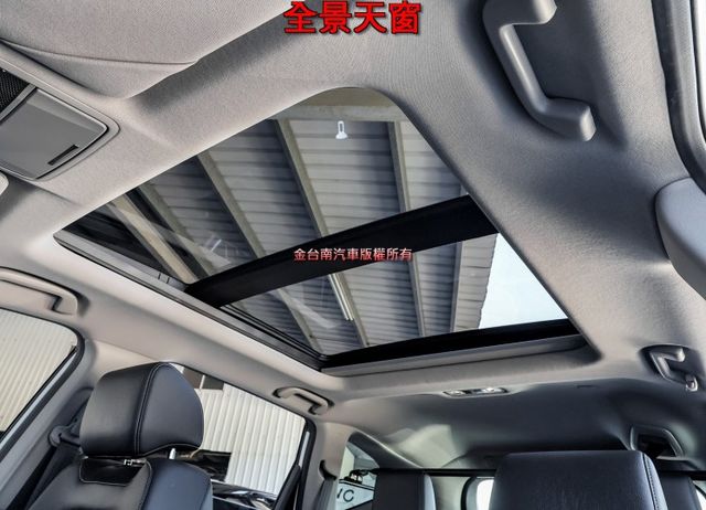 最高S版 只跑3.4萬 全景天窗 雙電動椅 ACC AEB 車道偏離 快撥 衛星導航 電動尾門 全車原鈑件 可全貸!  第10張相片