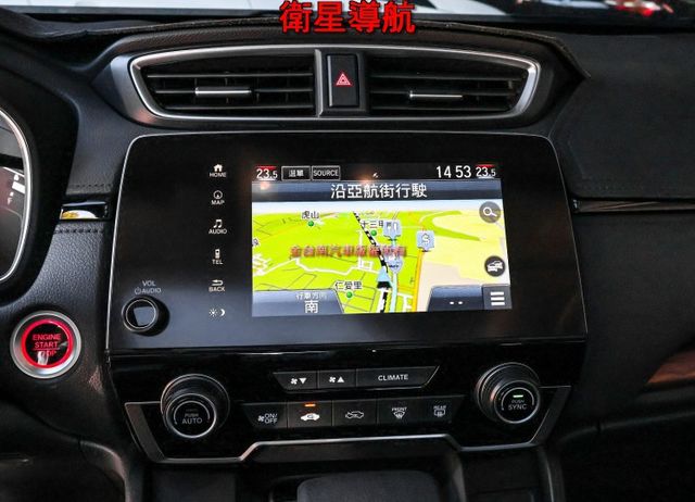 最高S版 只跑3.4萬 全景天窗 雙電動椅 ACC AEB 車道偏離 快撥 衛星導航 電動尾門 全車原鈑件 可全貸!  第16張相片