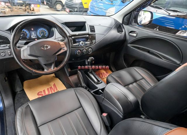 精緻版 只跑3.4萬 定速 ABS 循跡防滑 雙安 後座冷氣出風口 一手車 全車原鈑件 可全貸 附全額發票!  第10張相片