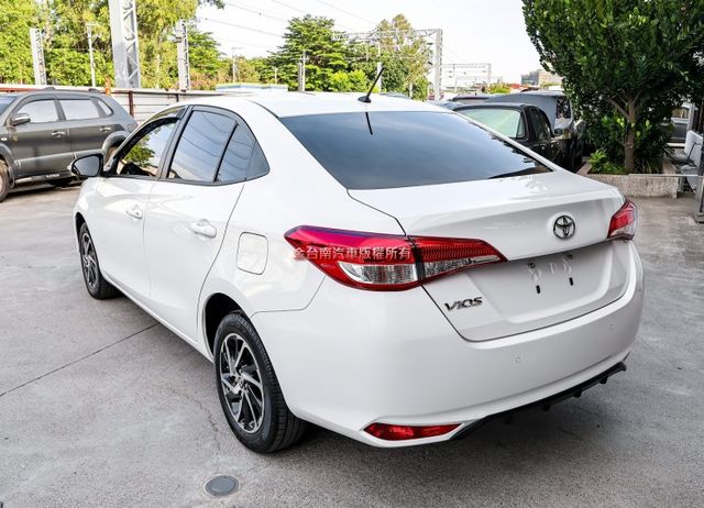 全車九安 經典版 一手車 只跑7.4萬 里程保證 TCS ABS 雙安 車況超好 代步通勤好選擇 可全貸!  第2張相片