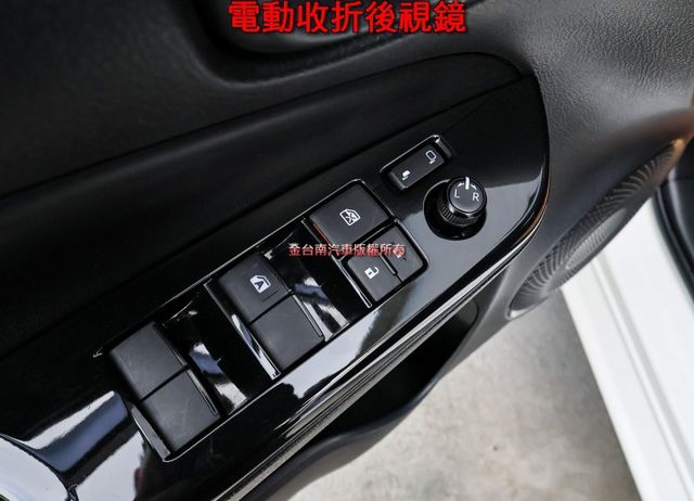 全車九安 經典版 一手車 只跑7.4萬 里程保證 TCS ABS 雙安 車況超好 代步通勤好選擇 可全貸!  第13張相片