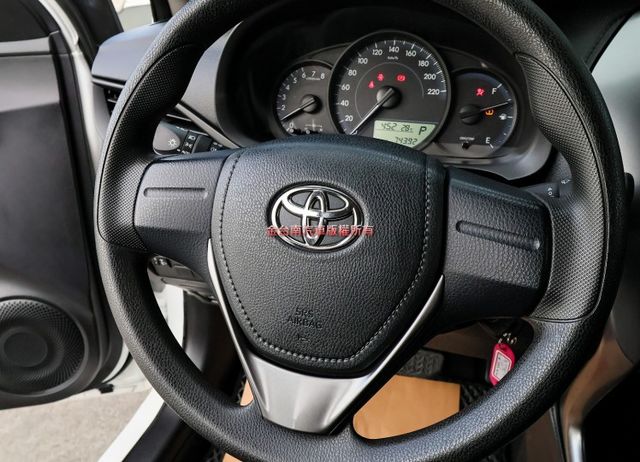 全車九安 經典版 一手車 只跑7.4萬 里程保證 TCS ABS 雙安 車況超好 代步通勤好選擇 可全貸!  第15張相片