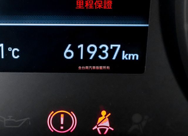 小休旅 一手車 只跑6.1萬 全車原鈑件 TCS ABS 六安 原廠保養 里程保證 不用殺價就很便宜!  第12張相片
