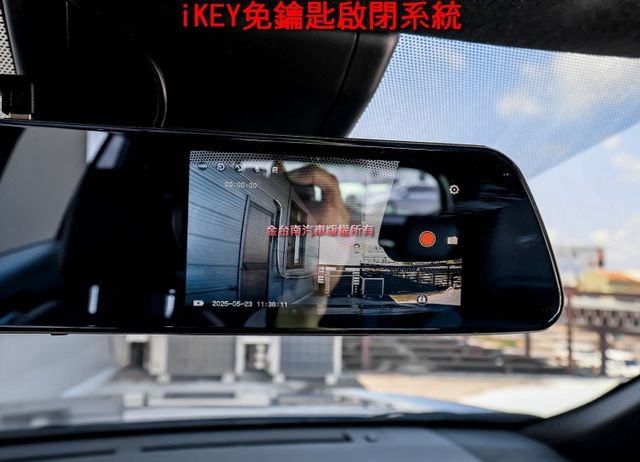 豪華版 ACC AEB 車道維持及偏離 iKEY TCS 恆溫 ABS 一手 原鈑件 里程保證 不用殺價就很便宜!  第15張相片
