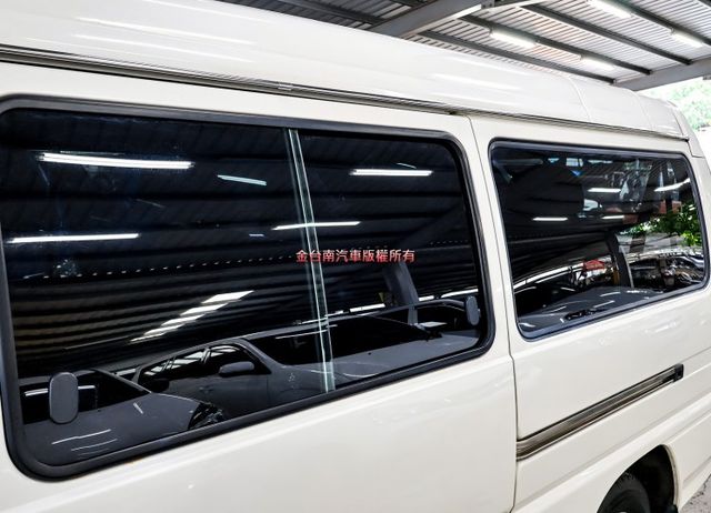 自排 八人座 客貨兩用 一手車 只跑6.9萬 TCS 盲點 倒車顯影 NAVI 影音 附全額發票 可全貸 事業打拼好幫手  第8張相片