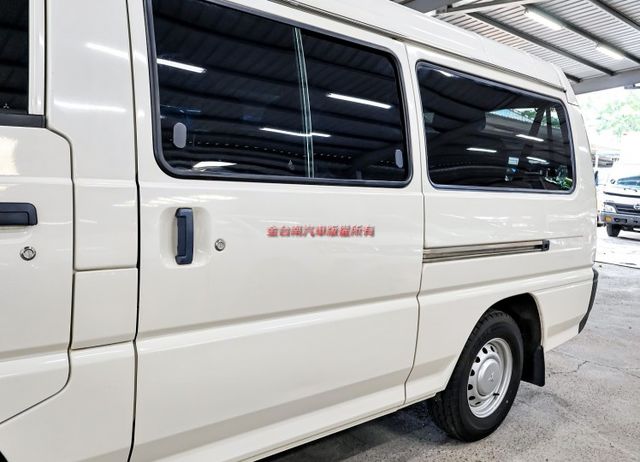 自排 八人座 客貨兩用 一手車 只跑6.9萬 TCS 盲點 倒車顯影 NAVI 影音 附全額發票 可全貸 事業打拼好幫手  第9張相片