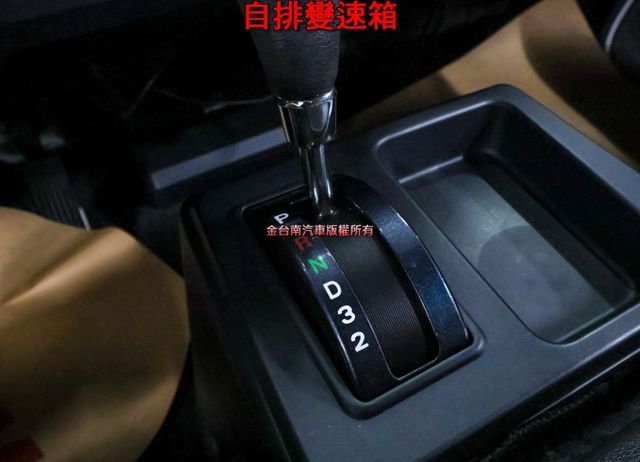 自排 八人座 客貨兩用 一手車 只跑6.9萬 TCS 盲點 倒車顯影 NAVI 影音 附全額發票 可全貸 事業打拼好幫手  第19張相片