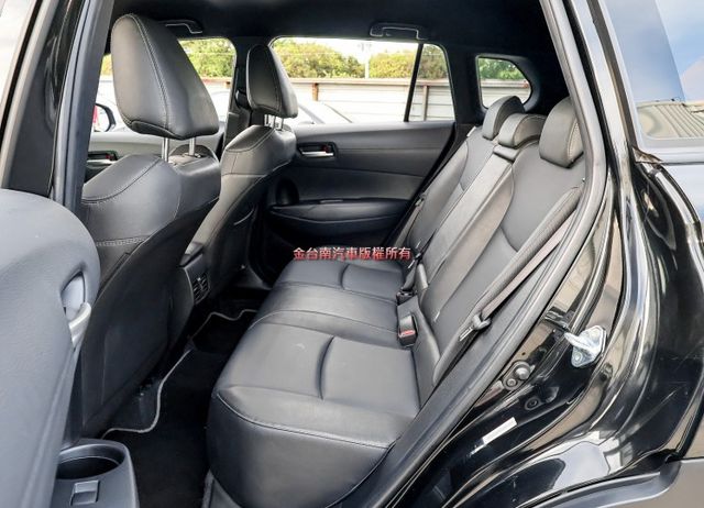 豪華版 只跑2.9萬 ACC AEB 車道維持及偏離 iKEY TCS 恆溫 ABS 一手 原鈑件不用殺價就很便宜!  第8張相片