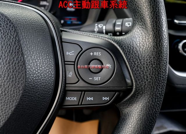 豪華版 只跑2.9萬 ACC AEB 車道維持及偏離 iKEY TCS 恆溫 ABS 一手 原鈑件不用殺價就很便宜!  第11張相片