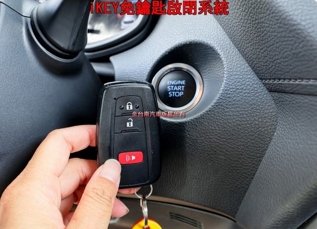 豪華版 只跑2.9萬 ACC AEB 車道維持及偏離 iKEY TCS 恆溫 ABS 一手 原鈑件不用殺價就很便宜!  第13張相片