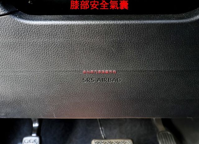 豪華版 只跑2.9萬 ACC AEB 車道維持及偏離 iKEY TCS 恆溫 ABS 一手 原鈑件不用殺價就很便宜!  第16張相片