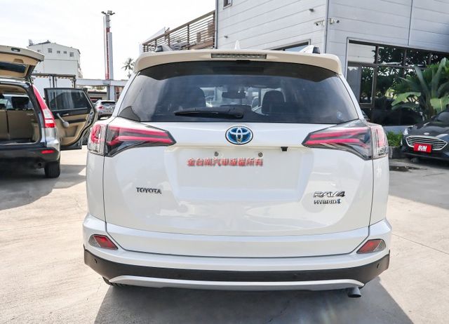 油電 只跑11.9萬 ACC AEB 車道偏離 天窗 車載系統 電動椅 盲點 HUD 電動尾門 影音 衛星導航 原鈑件  第3張相片