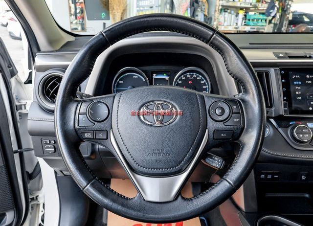 油電 只跑11.9萬 ACC AEB 車道偏離 天窗 車載系統 電動椅 盲點 HUD 電動尾門 影音 衛星導航 原鈑件  第14張相片