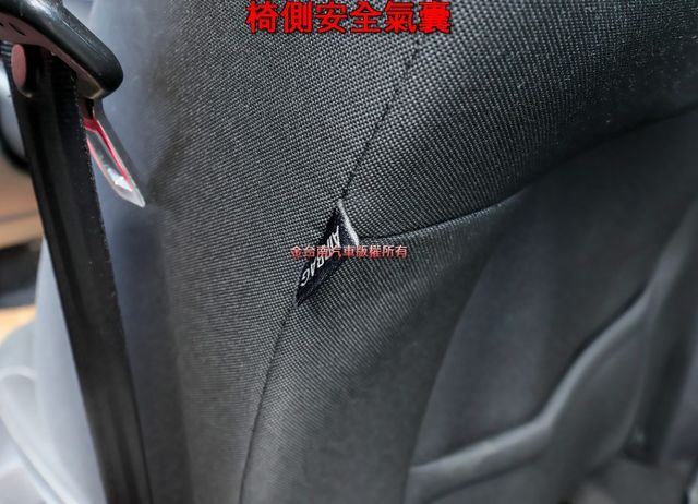 17年式 16/12出廠 渦輪 只跑12.4萬 定速 ABS TCS 倒車顯影 四安 一手車 原鈑件 里程保證 可全貸!  第16張相片