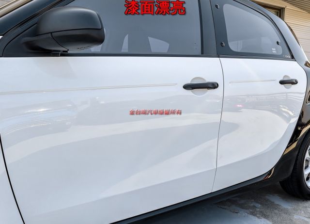 66KW PURE渦輪版 白黑雙色 安卓影音 無線CARPLAY 恆溫 ABS 全車五安 少跑全車原板件 可全貸!  第9張相片