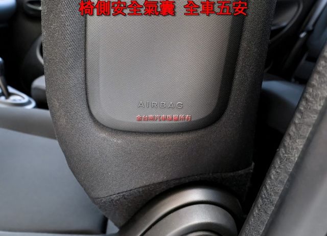 66KW PURE渦輪版 白黑雙色 安卓影音 無線CARPLAY 恆溫 ABS 全車五安 少跑全車原板件 可全貸!  第18張相片