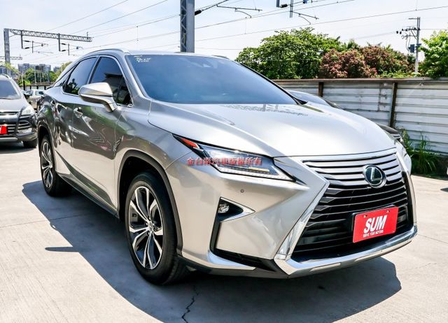 RX350 頂級版 只跑8.4萬 天窗 HUD 衛星導航 記憶椅 雙電動通風椅 ACC AEB 盲點 電動尾門 原鈑件  第4張相片