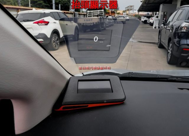 七人座 只跑5.7萬 iKEY 定速 恆溫 TCS HUD 影音 衛星導航 後座冷氣 八安 一手車 原鈑件 原廠保養  第10張相片