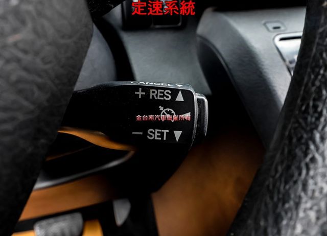 七人座 只跑5.7萬 iKEY 定速 恆溫 TCS HUD 影音 衛星導航 後座冷氣 八安 一手車 原鈑件 原廠保養  第12張相片