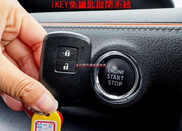 七人座 只跑5.7萬 iKEY 定速 恆溫 TCS HUD 影音 衛星導航 後座冷氣 八安 一手車 原鈑件 原廠保養  第14張相片