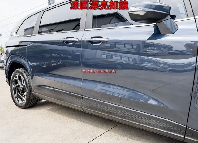 25年式 24/12領 最高階 只跑7千 四座冷熱通風椅 全景天窗 電動尾門 環景 雙側滑門 ACC一手 原鈑件  第6張相片