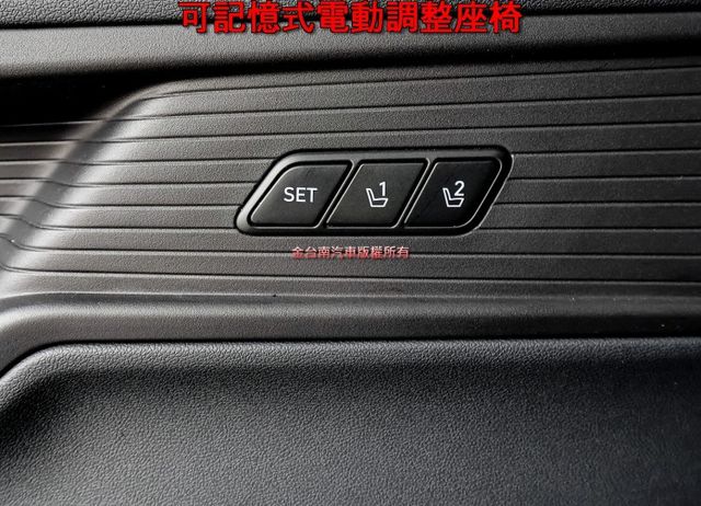 25年式 24/12領 最高階 只跑7千 四座冷熱通風椅 全景天窗 電動尾門 環景 雙側滑門 ACC一手 原鈑件  第10張相片