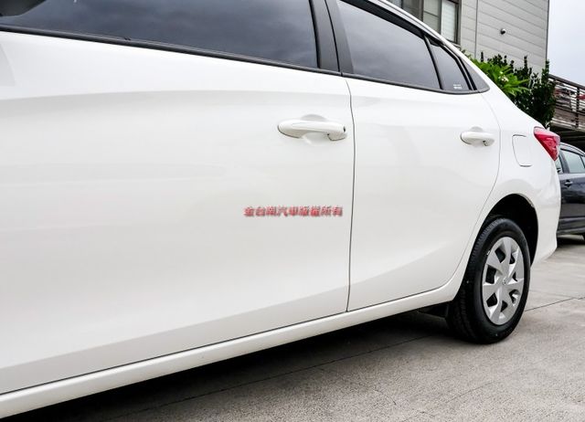 經典版 影音特仕 選配環景 九安 電動收折 車載系統 衛星導航 HUD 車側警示燈 一手車 原鈑件 可全貸!  第6張相片