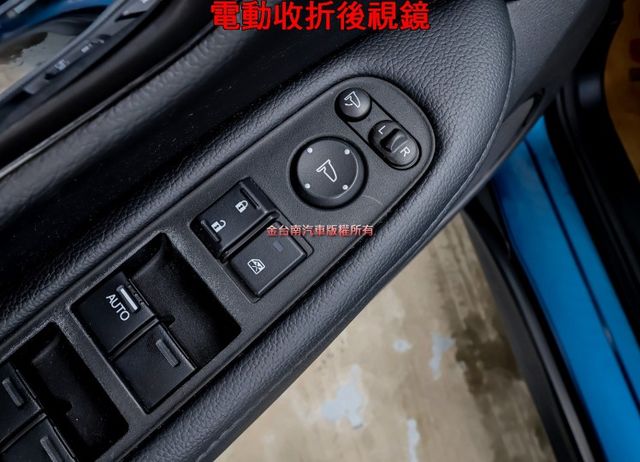 S版 LED頭燈 八安 影音 衛星導航 iKEY 定速 恆溫 快撥 TCS 少跑 原鈑件 里程保證 不用殺價就很便宜!  第9張相片