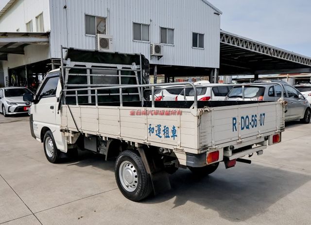 框式 一手車 只跑4.3萬 全車原鈑件 TCS ABS 音響主機 里程保證 附全額發票 可全貸!  第2張相片