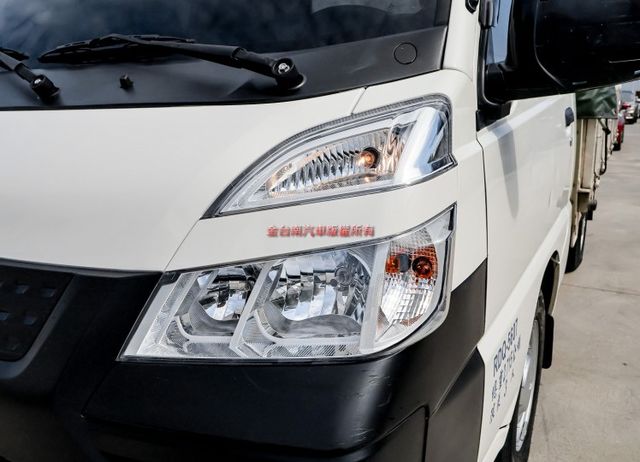 框式 一手車 只跑4.3萬 全車原鈑件 TCS ABS 音響主機 里程保證 附全額發票 可全貸!  第7張相片