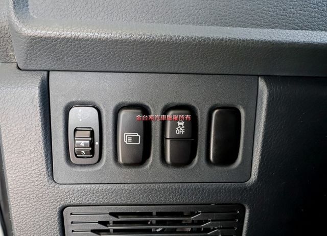 框式 一手車 只跑4.3萬 全車原鈑件 TCS ABS 音響主機 里程保證 附全額發票 可全貸!  第11張相片