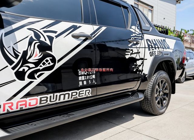 4WD 雙廂 選配影音特仕 車斗捲簾及置物架 跑3.8萬 環景 HUD 雙電動通風椅 ACC 車載系統 原鈑件 原廠保養  第5張相片