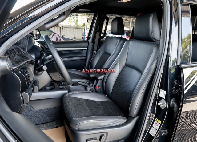 4WD 雙廂 選配影音特仕 車斗捲簾及置物架 跑3.8萬 環景 HUD 雙電動通風椅 ACC 車載系統 原鈑件 原廠保養  第7張相片